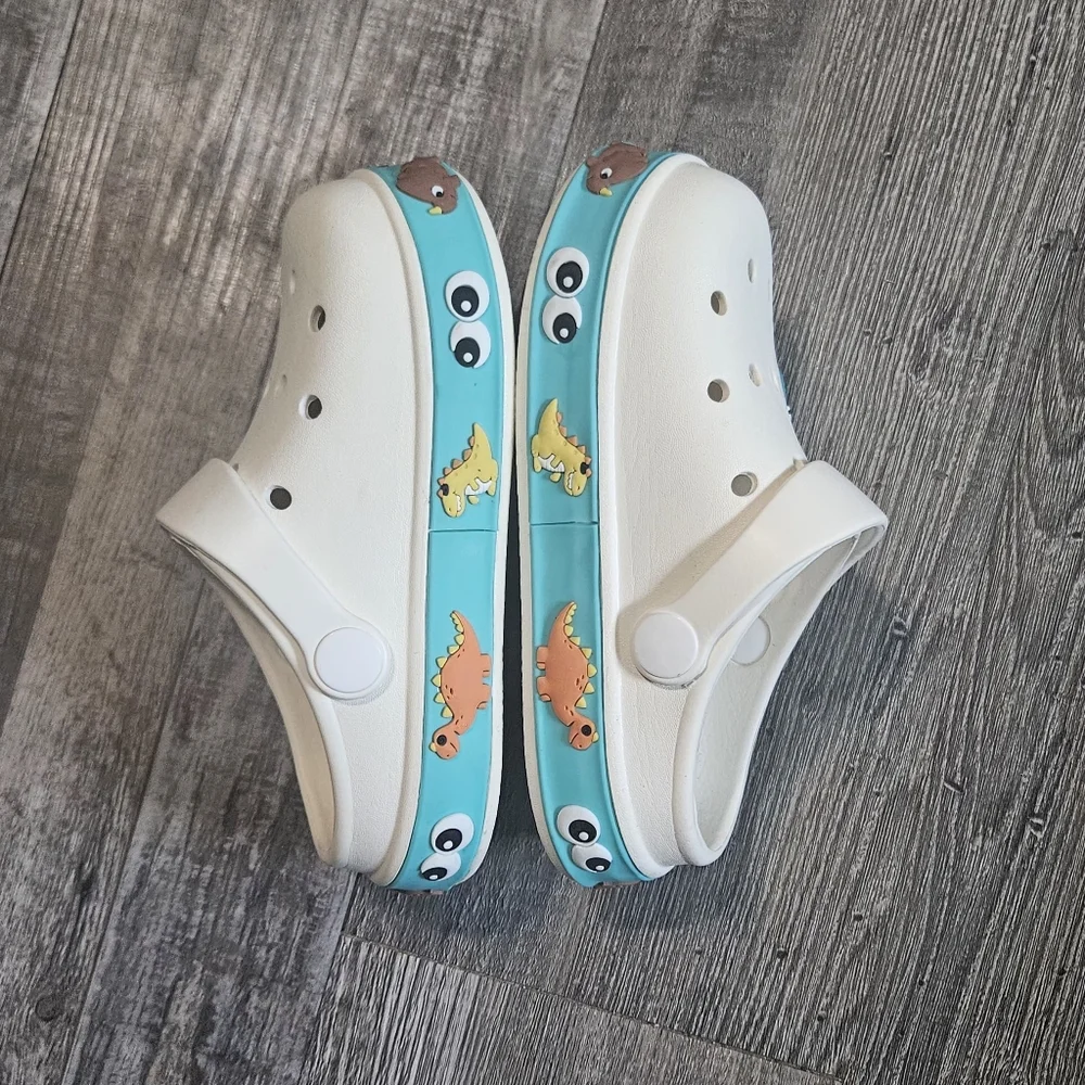 🩷Kids Dinosaurs Clogs‎ Size 2❤️